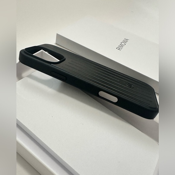 Rimowa Iphone Case Aluminum For Iphone 16 Pro Max - Picture 6 of 9